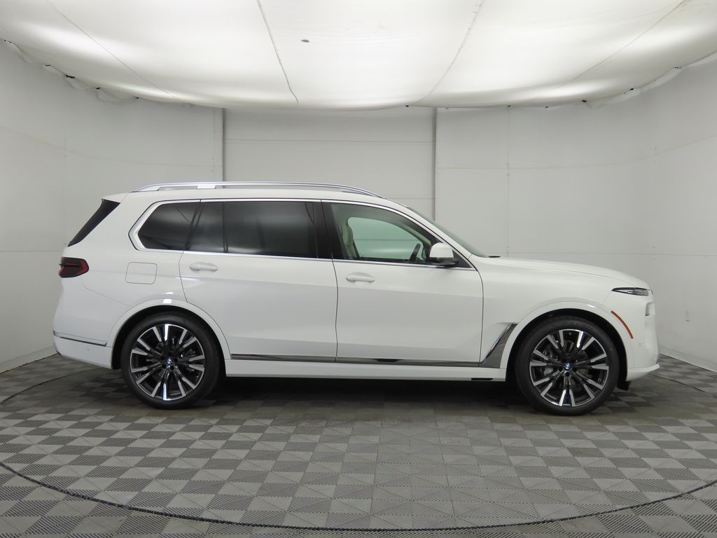 Thumbnail: 2026 BMW X7 - 4