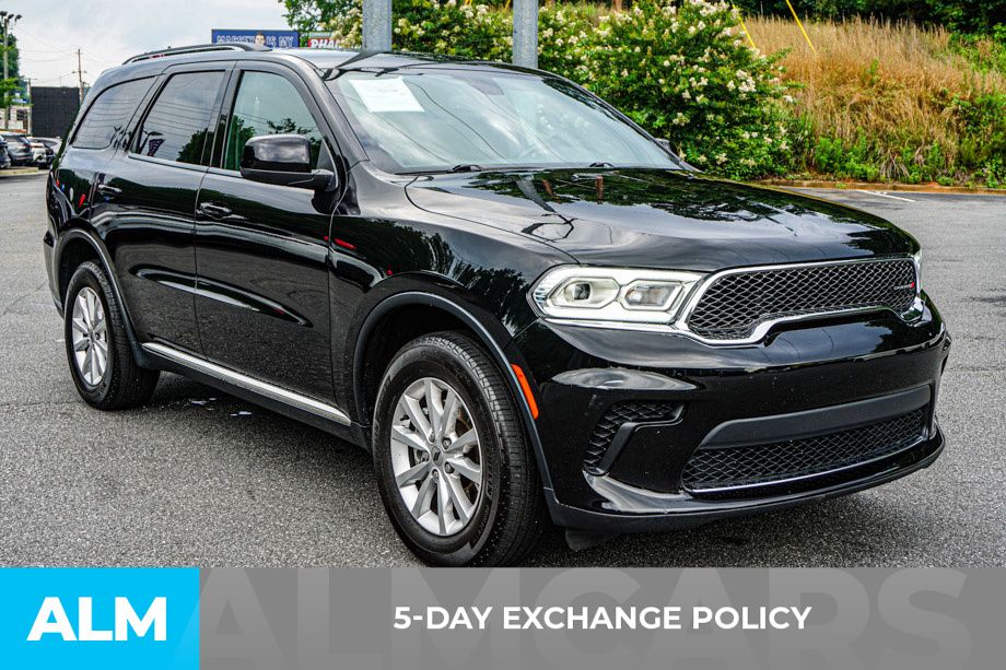 Used 2023 Black Dodge SXT image 4