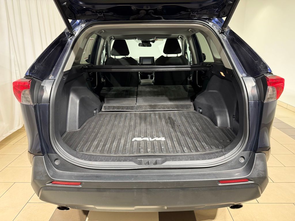 Thumbnail: 2019 Toyota RAV4 - 12