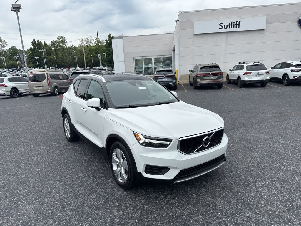 2020 Volvo XC40 Momentum - 3