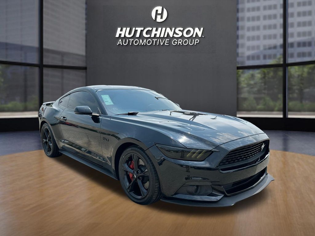 2017 Ford Mustang GT Premium Coupe RWD