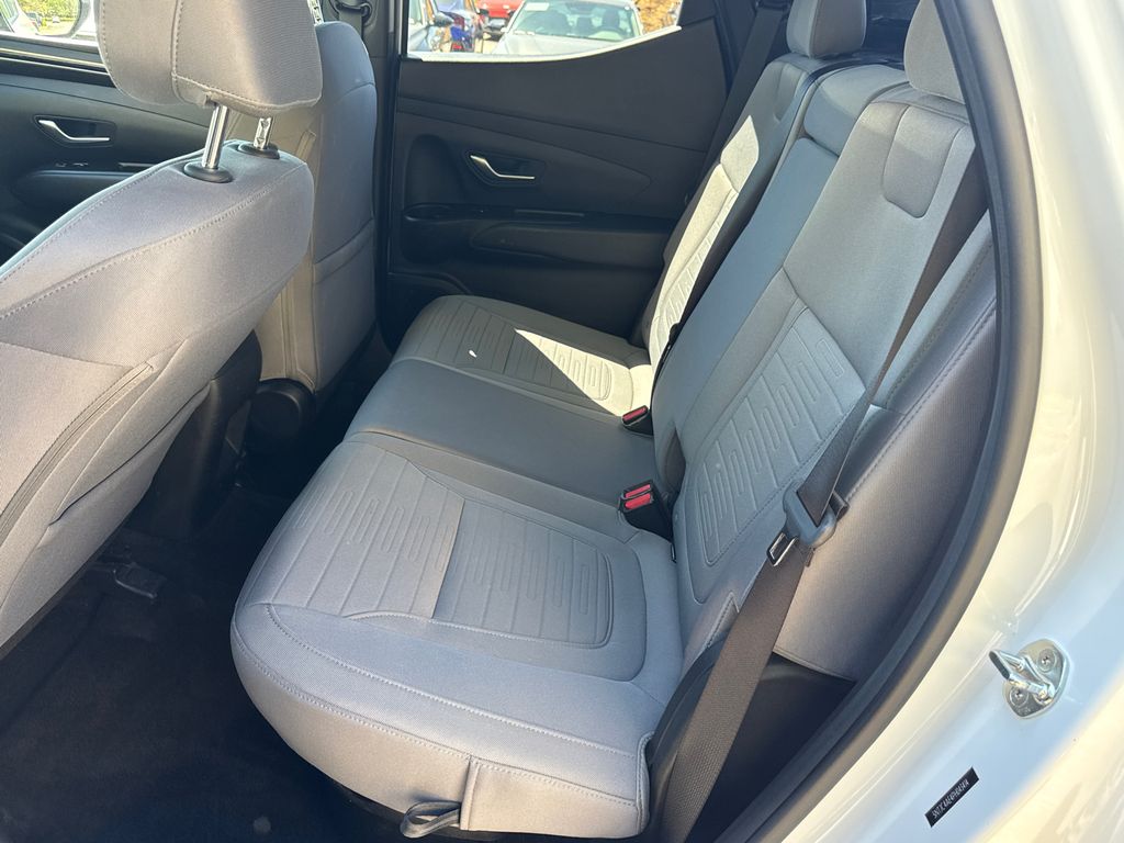 Used 2023 White Hyundai SEL image 20