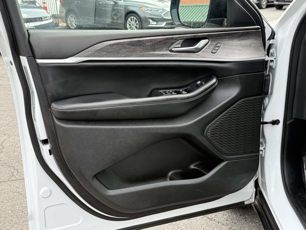 Used 2023 White Jeep Limited image 30