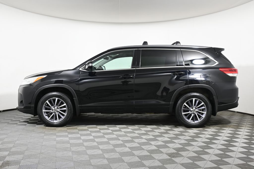 Thumbnail: 2018 Toyota Highlander - 2