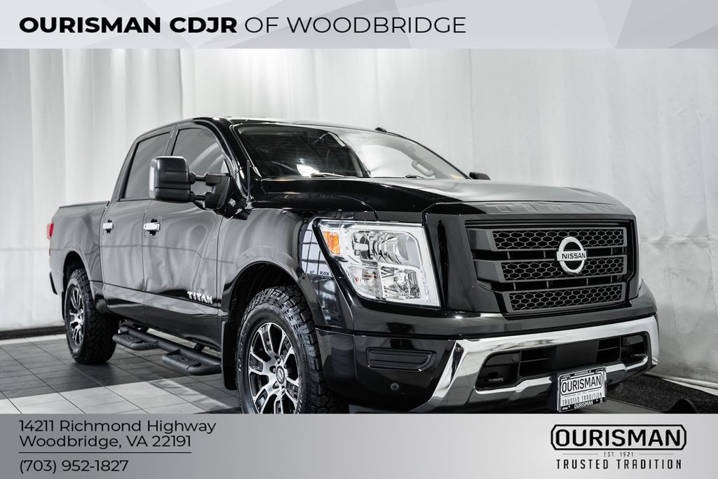 2021 Nissan Titan SV Crew Cab 4WD