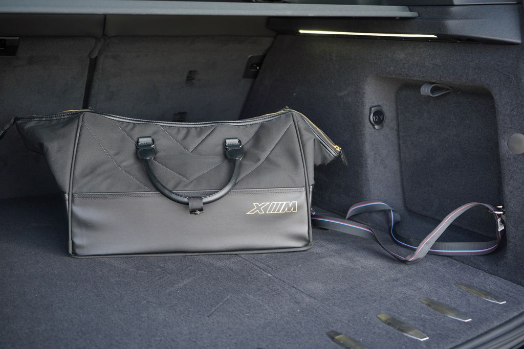 Thumbnail: 2026 BMW XM - 23