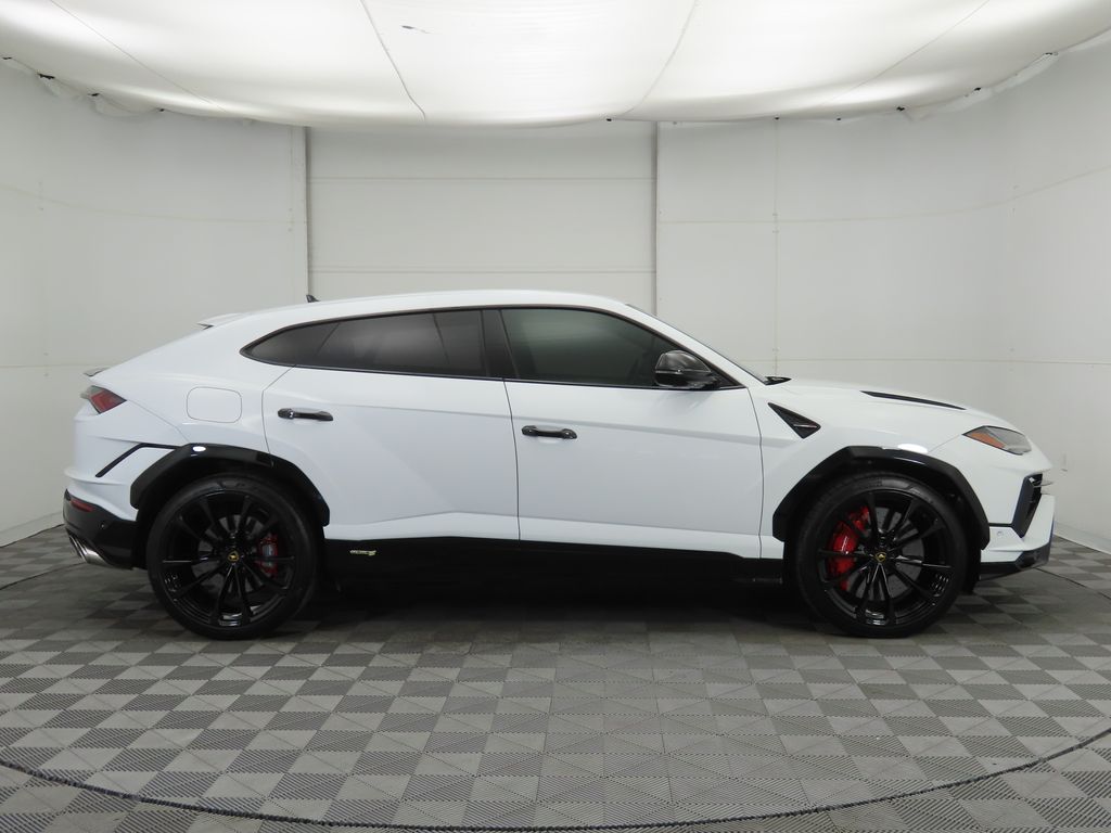 Thumbnail: 2023 Lamborghini Urus - 4