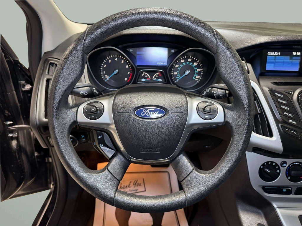 Used 2014 Tuxedo Black Metallic Ford SE image 19