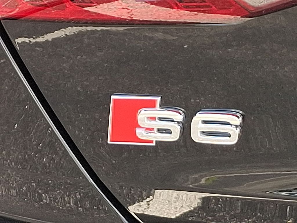 Thumbnail: 2025 Audi S6 - 32