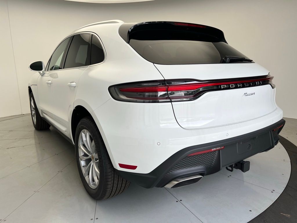 Thumbnail: 2025 Porsche Macan - 3