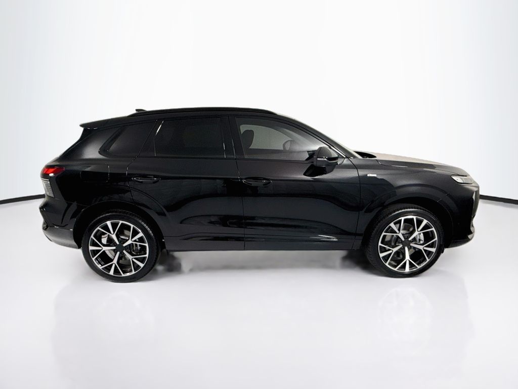 Thumbnail: 2026 Audi Q3 - 4