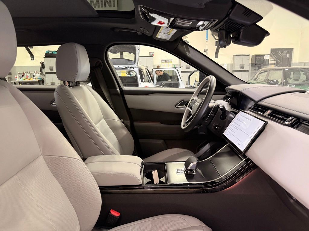 Thumbnail: 2026 Land Rover Range Rover Velar - 29
