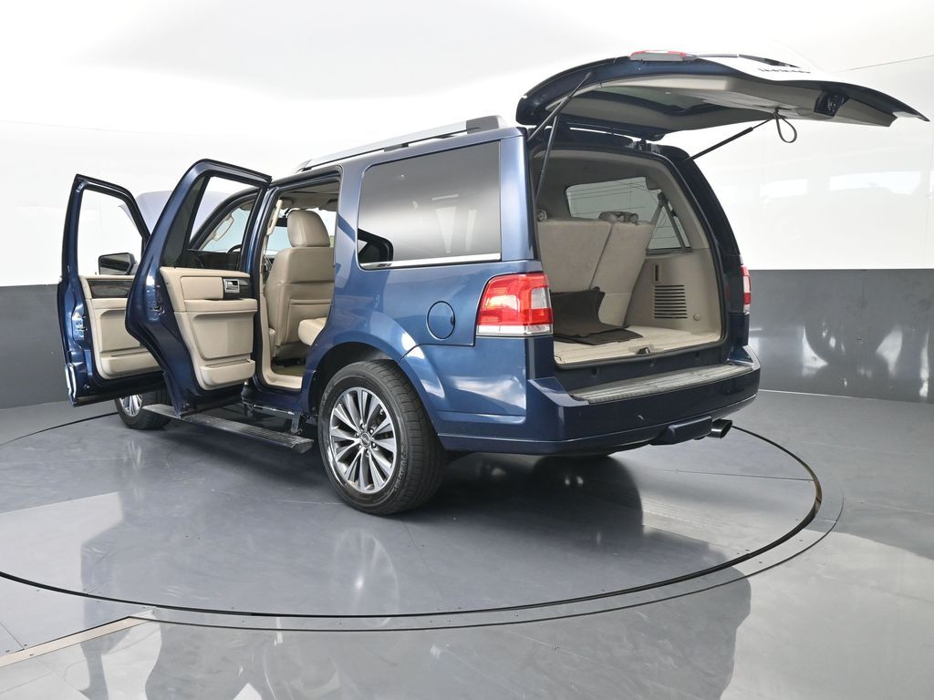 Used 2016 Midnight Lincoln Select image 74