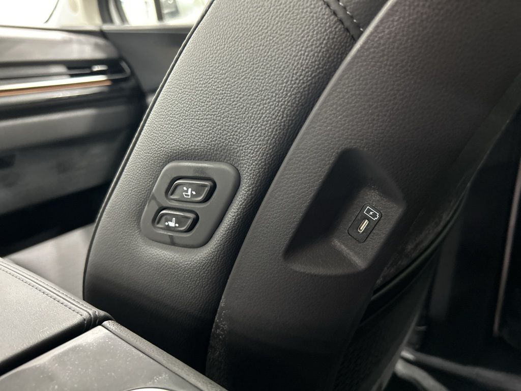 new 2026 Kia Carnival car, priced at $51,160