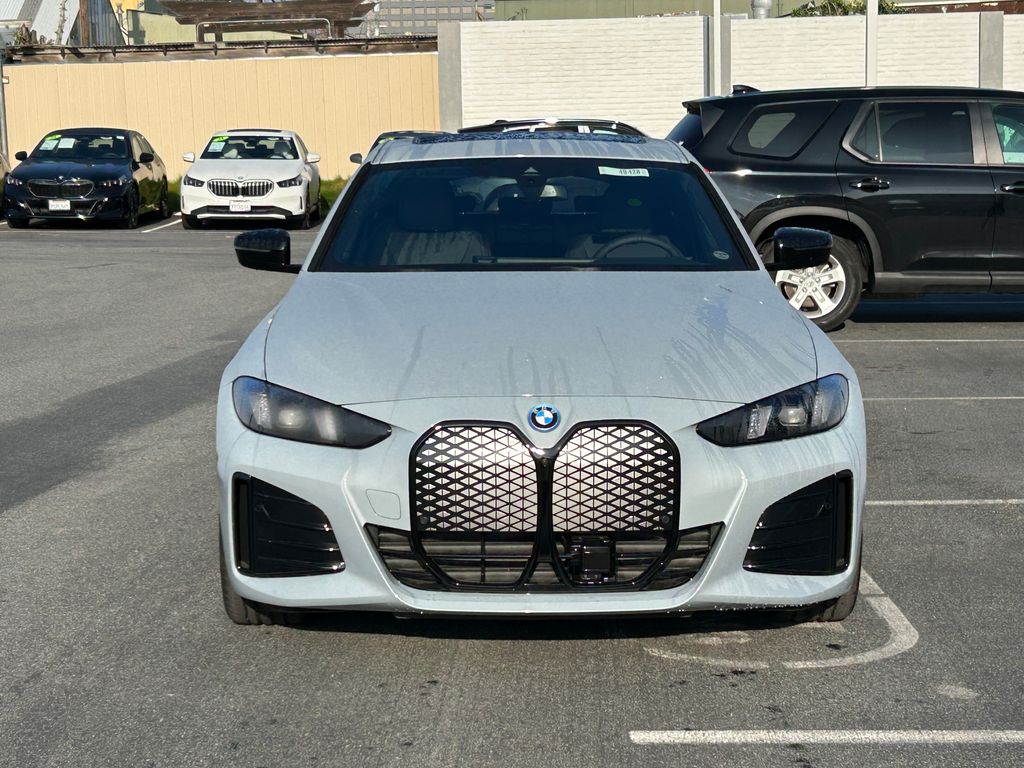 Thumbnail: 2025 BMW i4 - 8