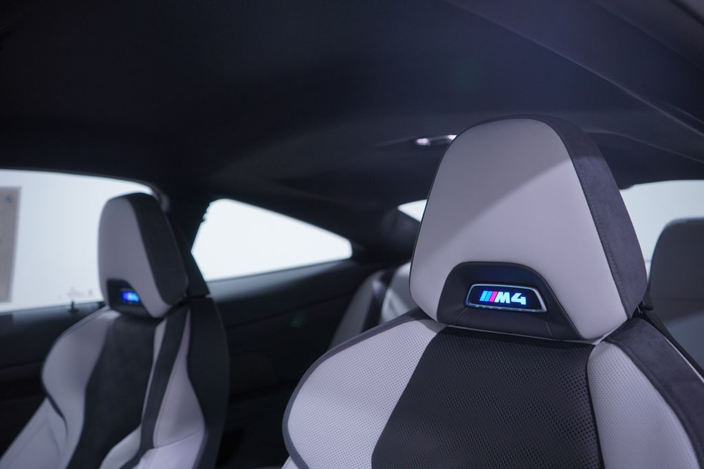 Thumbnail: 2026 BMW M4 - 8