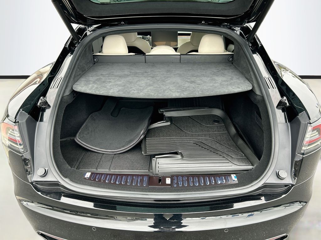 Thumbnail: 2022 Tesla Model S - 28