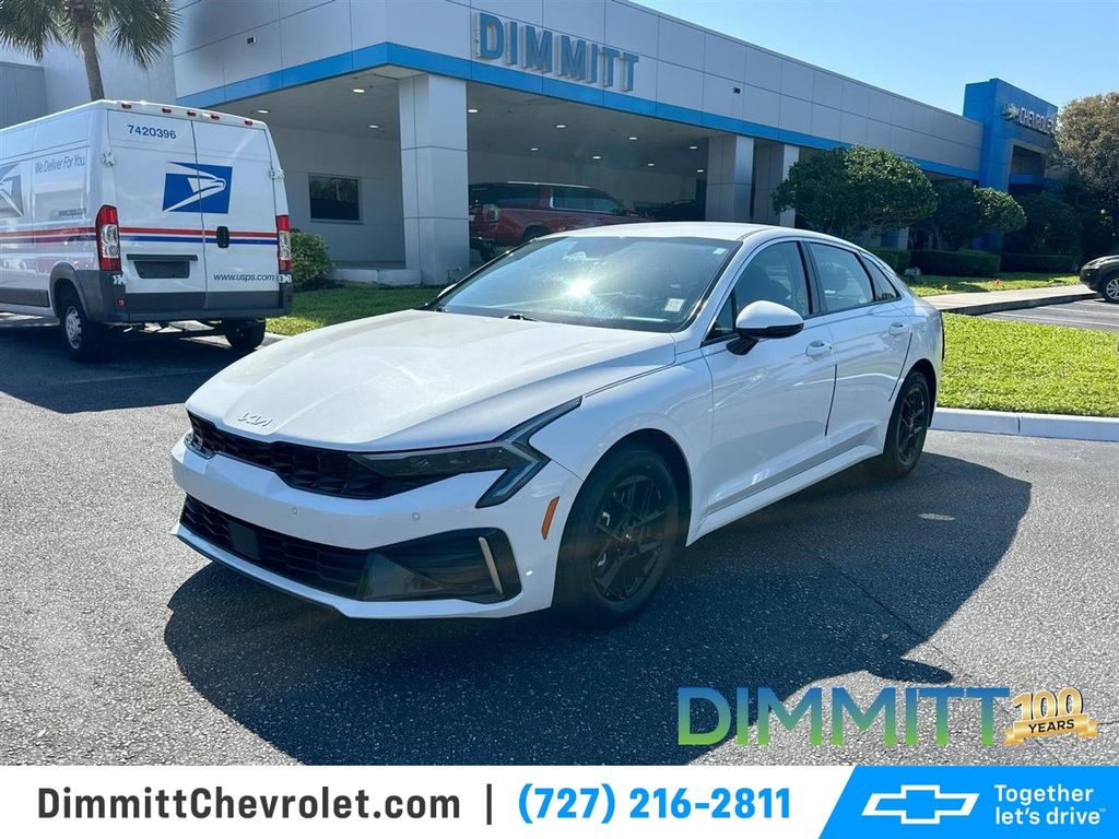 Snow White Pearl 2025 Kia K5 LXS FWD Sedan Front-Wheel Drive 8-Speed Automatic