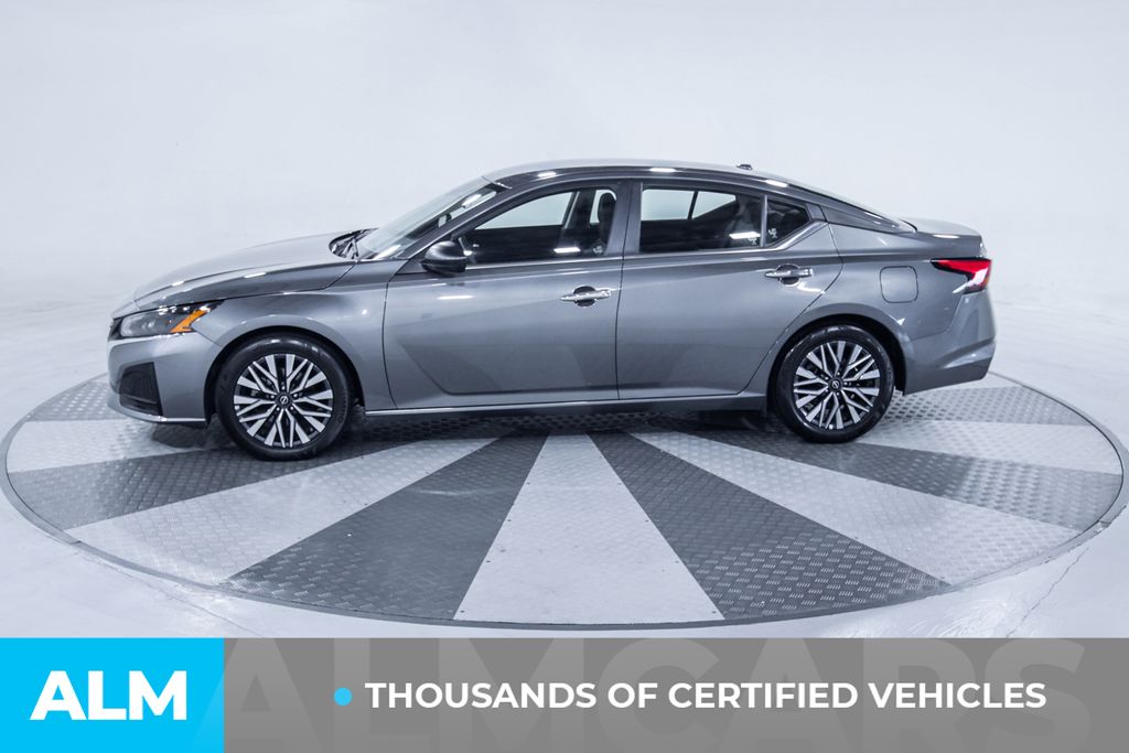 Used 2025 Gray Nissan 2.5 SV image 4