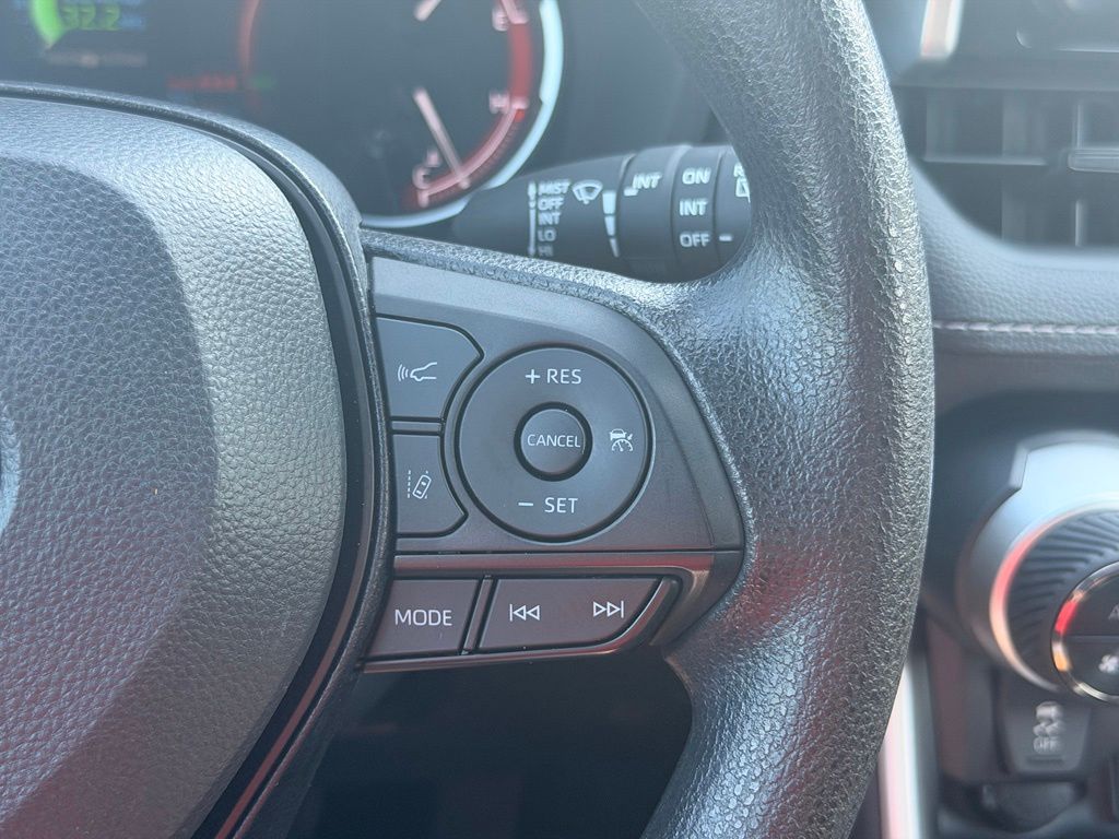 2025 Toyota RAV4 XLE Magnetic Gray Metallic - Jim Hudson Acura - Image 28