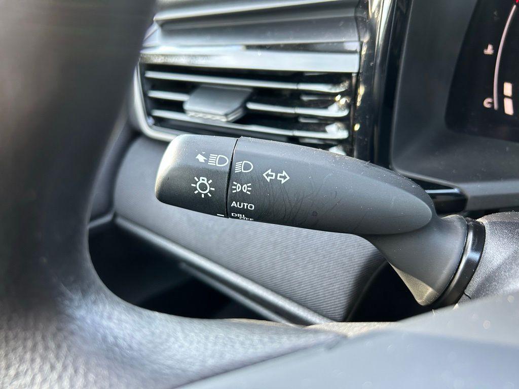 Thumbnail: 2025 Toyota Camry - 21