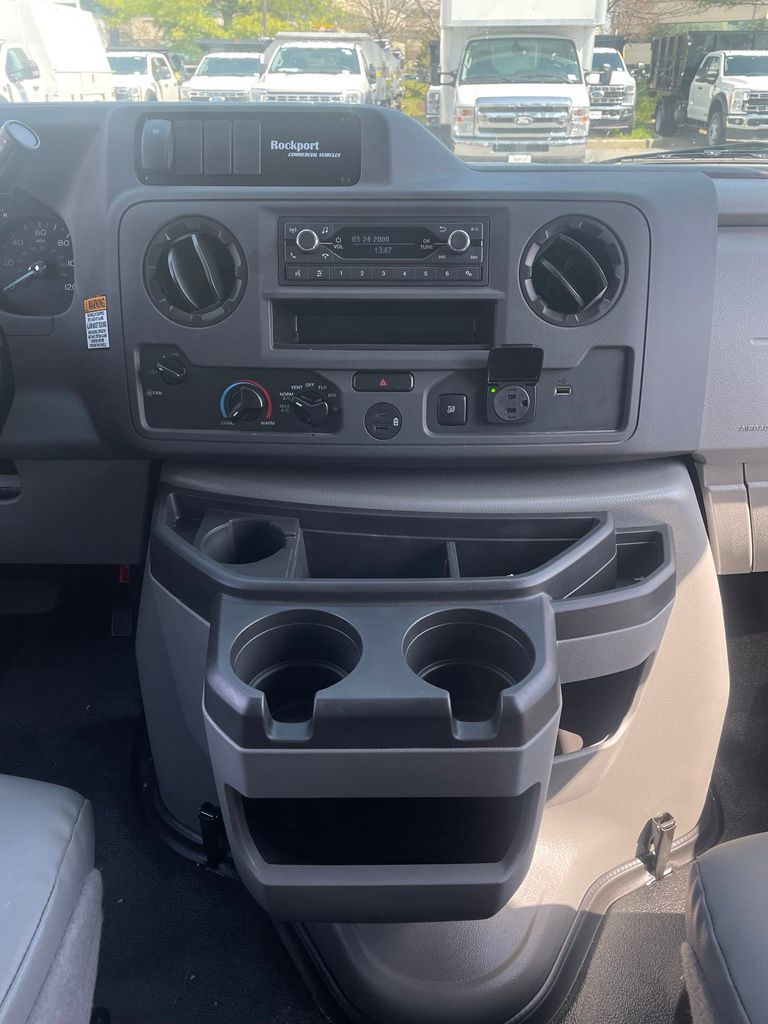 2027 Ford E-Series Cutaway 