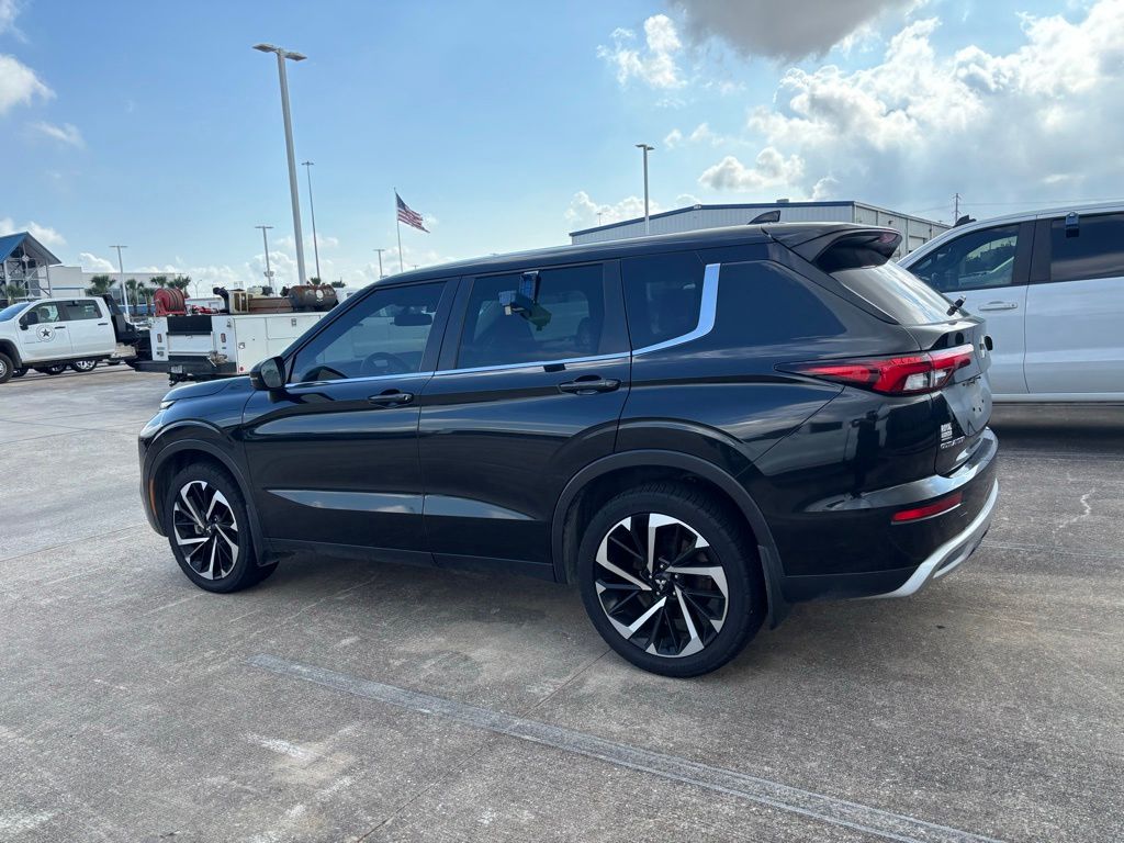 2023 Mitsubishi Outlander SE  at Toyota of Victoria