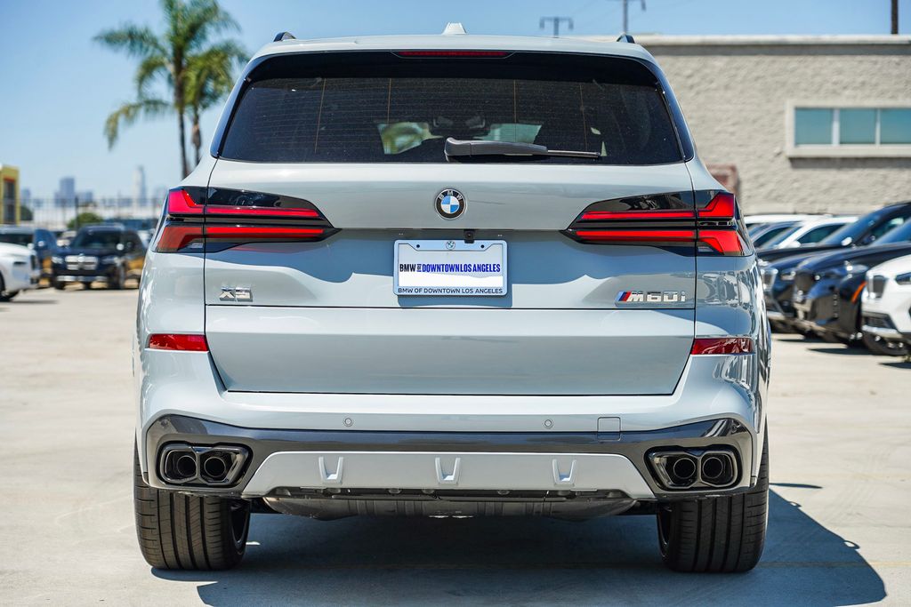 2025 BMW X5 M60i 7