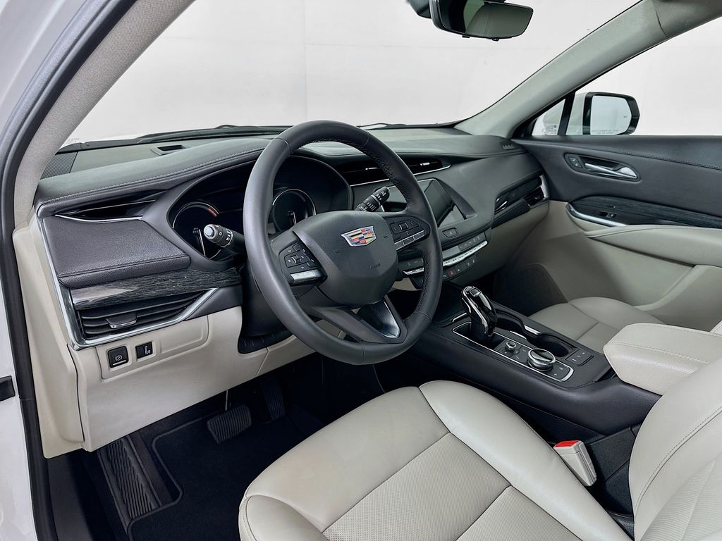 2022 Cadillac XT4 Premium Luxury 9