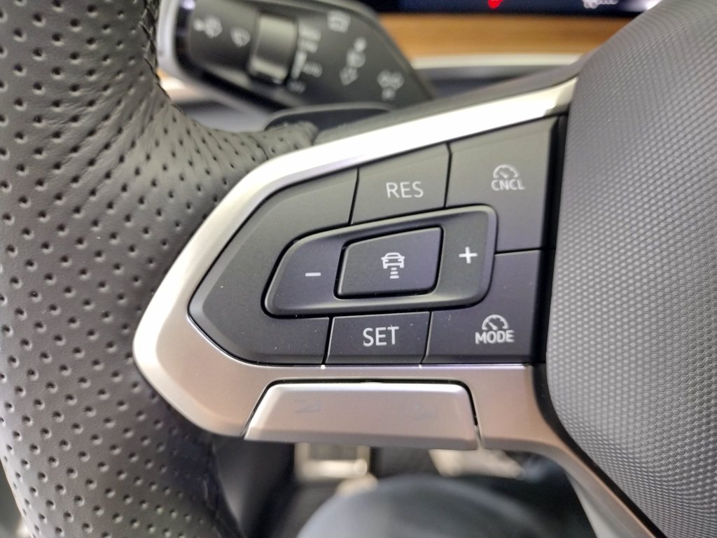 2026 Volkswagen Tiguan SEL R-Line Turbo