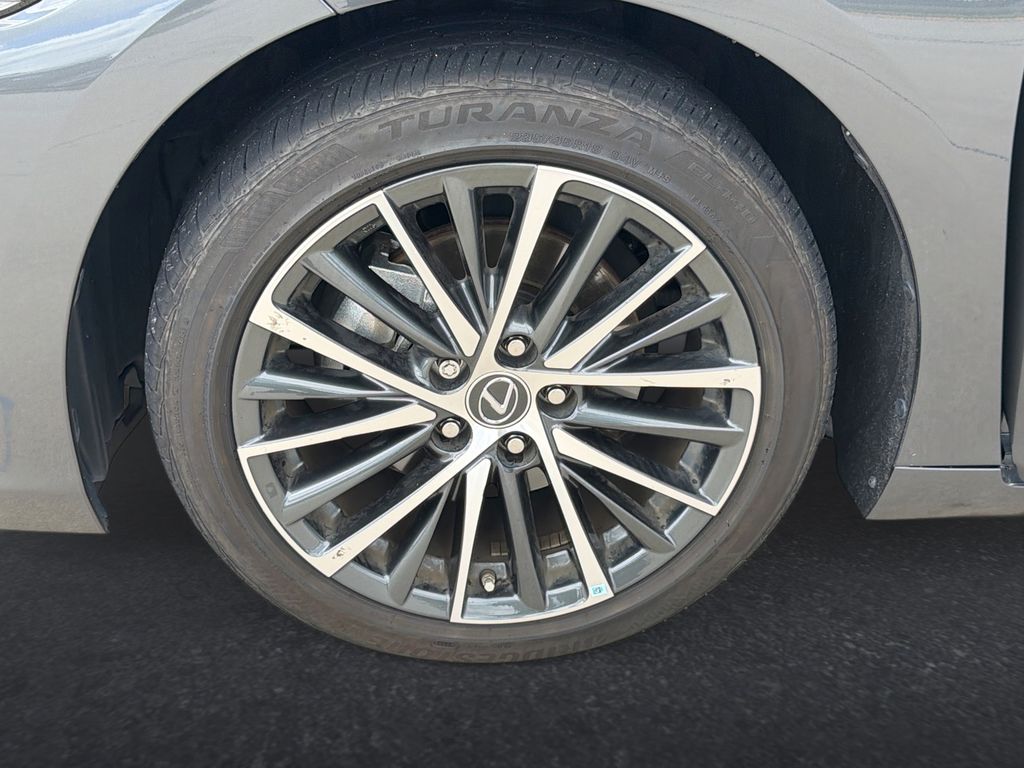 Thumbnail: 2024 Lexus ES - 31