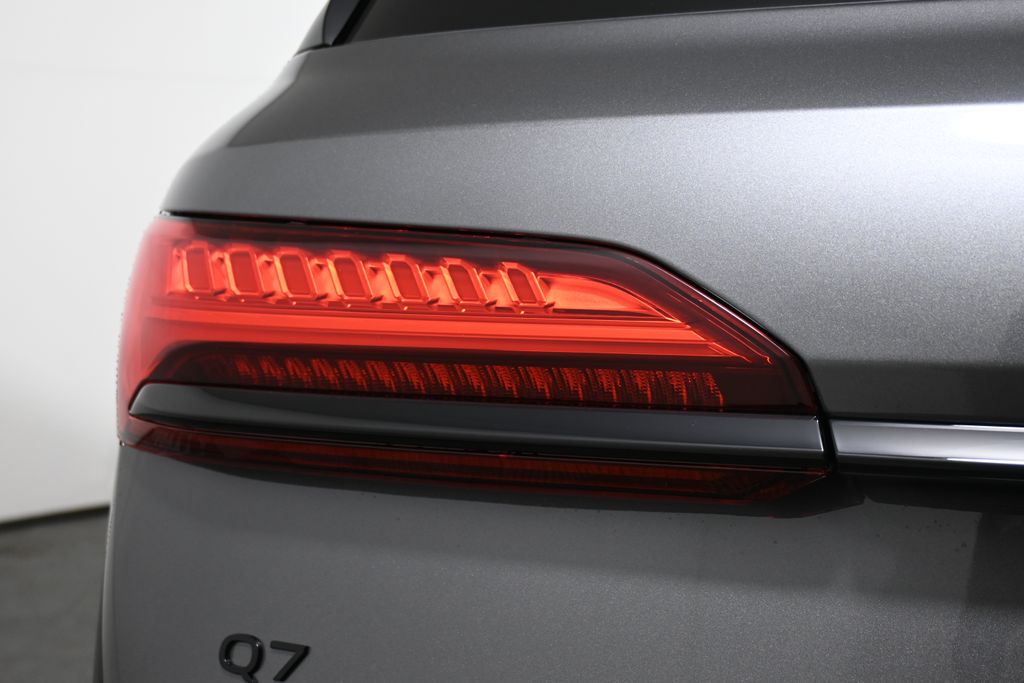 Thumbnail: 2026 Audi Q7 - 12
