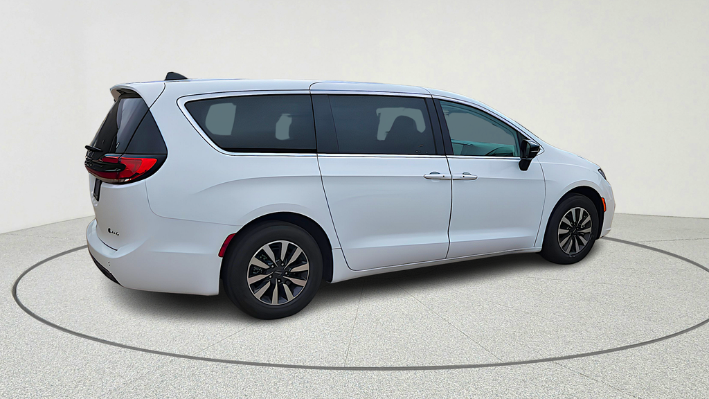 2024 Chrysler Pacifica Hybrid