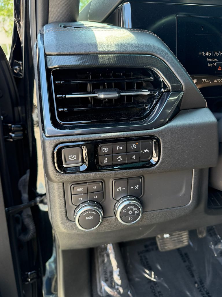Used 2025 GMC Yukon SUV