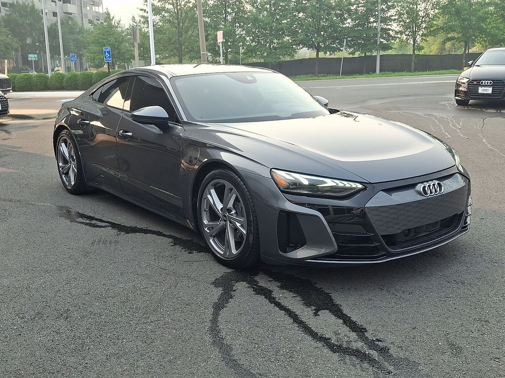 Thumbnail: 2023 Audi e-tron GT - 3