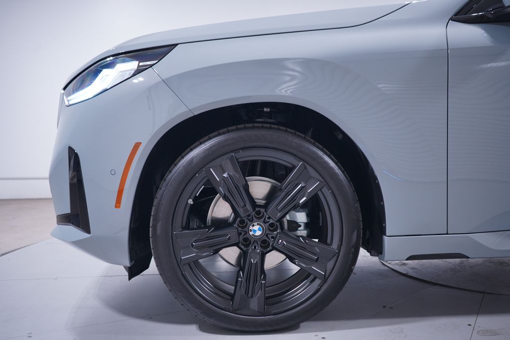 Thumbnail: 2026 BMW X3 - 2