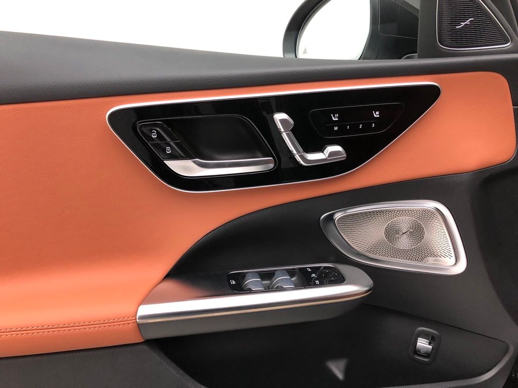 Thumbnail: 2023 Mercedes-Benz C-Class - 12