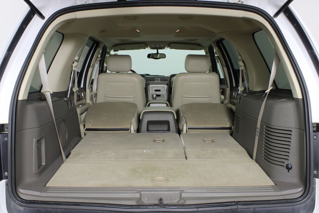 Used 2004 Lincoln Navigator for sale in 