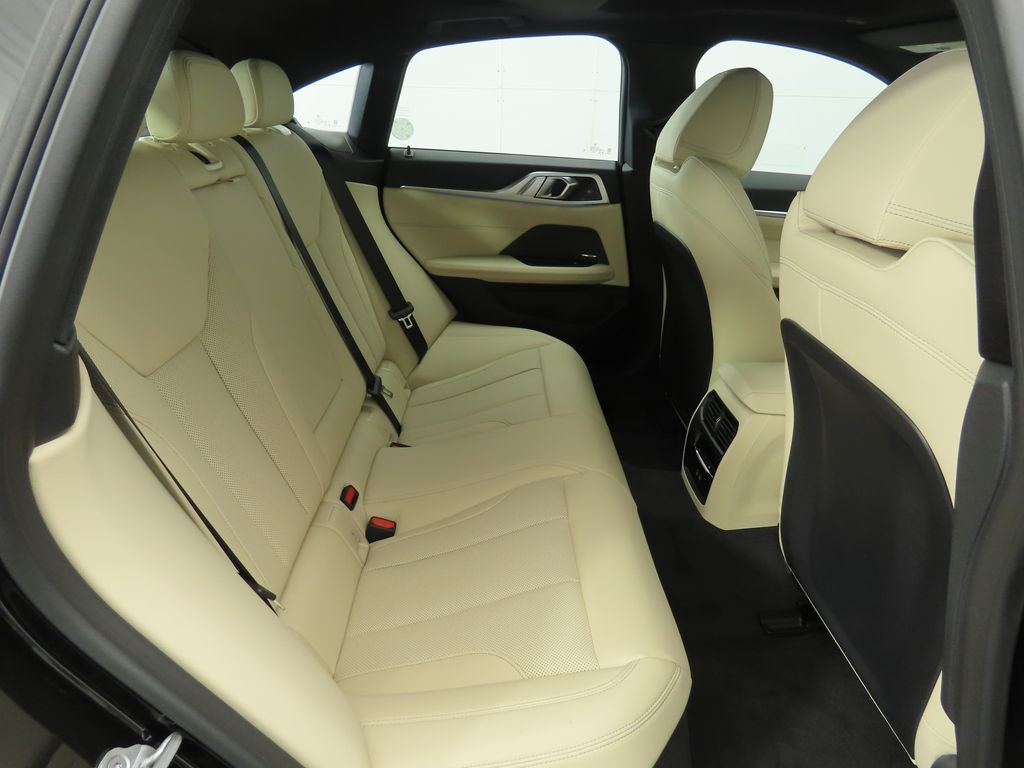 2025 BMW i4 xDrive40 23
