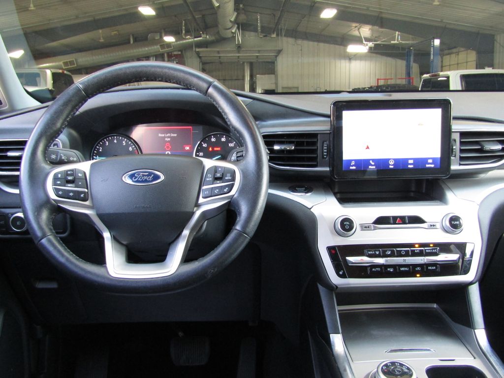 View vehicle photo 5