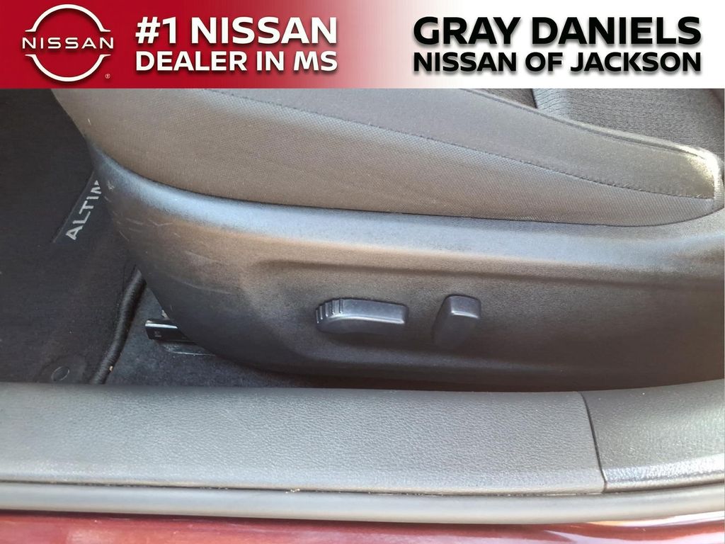 Used 2024 Nissan Altima Sedan