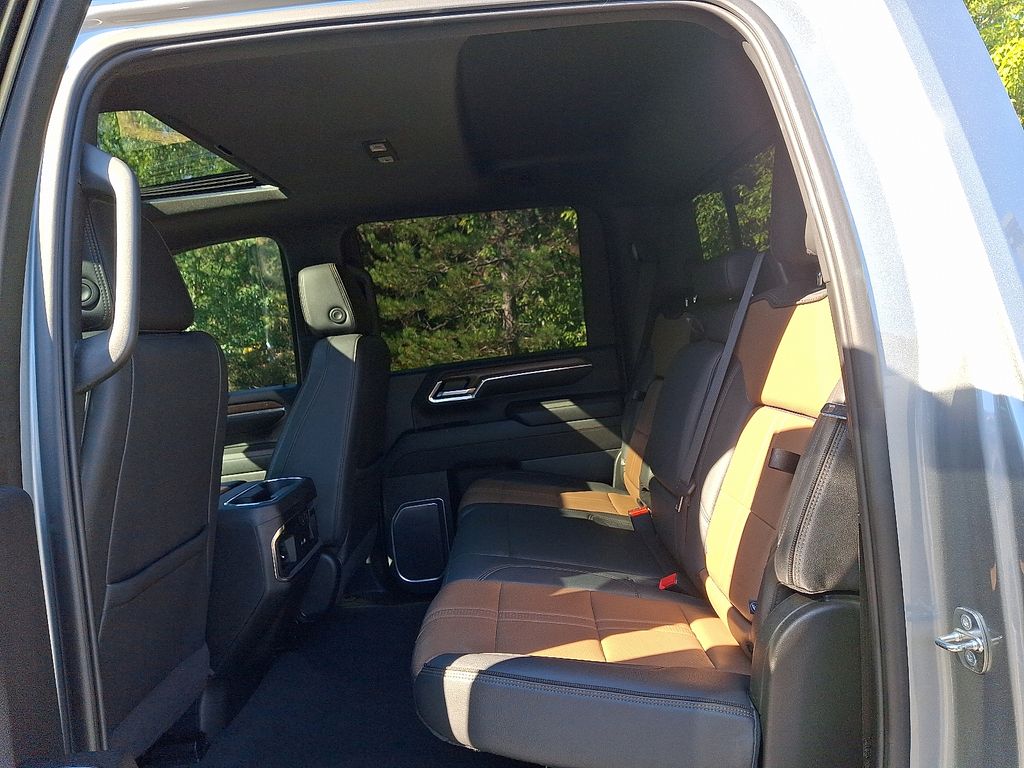 Thumbnail: 2024 Chevrolet Silverado 3500 - 10