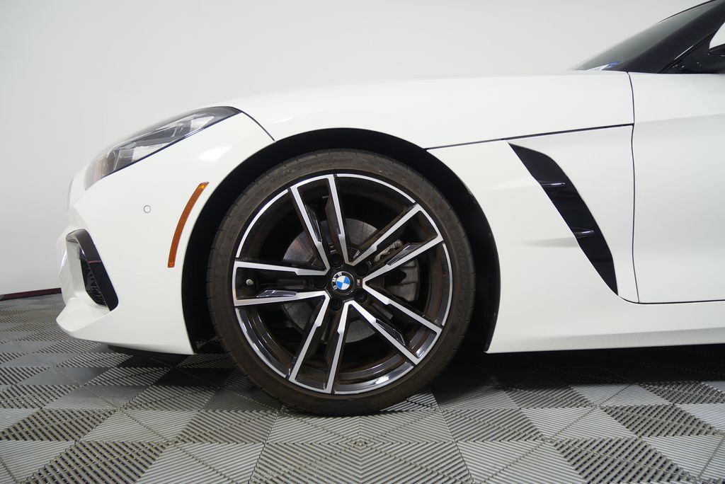 Thumbnail: 2022 BMW Z4 - 10
