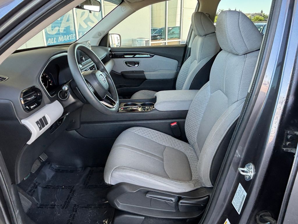 Thumbnail: 2024 Honda Pilot - 23