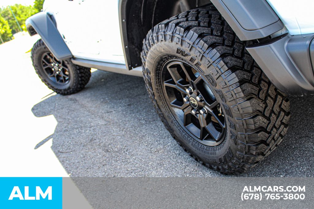 Used 2025 White Jeep Willys image 15