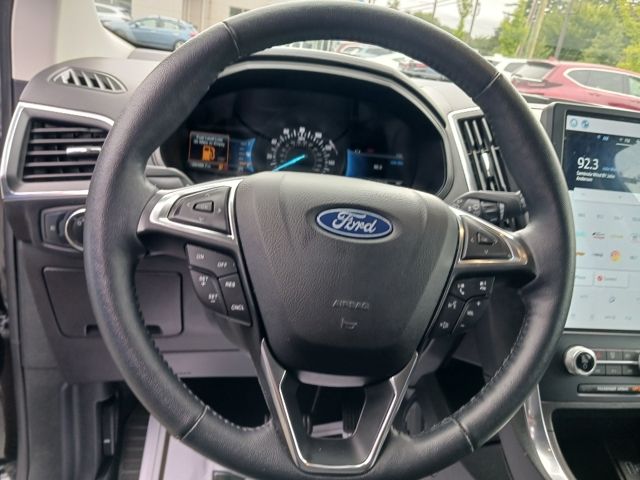 2023 Ford Edge Titanium 8