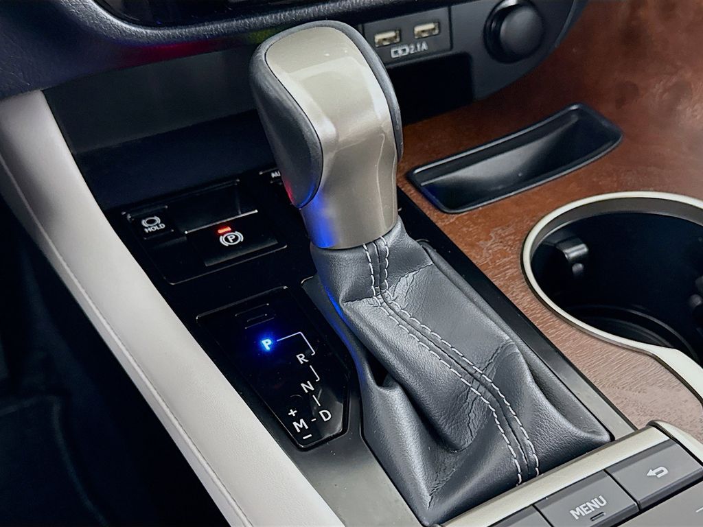 Thumbnail: 2020 Lexus RX - 17