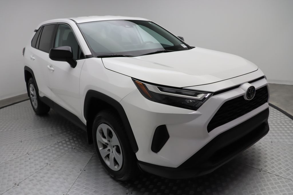 2024 Toyota RAV4 LE 6