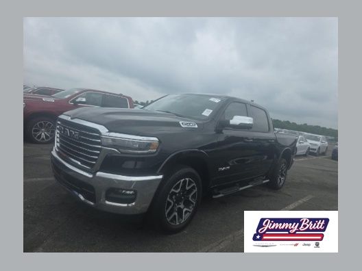 2025 RAM 1500 Laramie Crew Cab 4WD