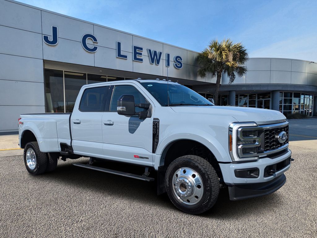 2026 Ford F-450 Super Duty Platinum
